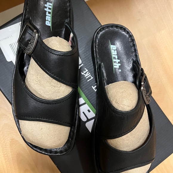 Leather Slides by Earth Shoes ! - Picture 2 of 10